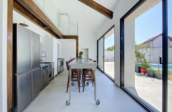 Maison rénovée avec piscine de 5 pièces de 150 m² à Anglet — photo 3