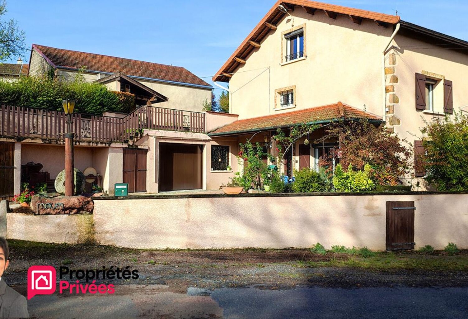 THIZY-LES-BOURGS (69240)  Maison en pierre de 131 m² , 4 chambres, 2  garages , jardin — photo 1