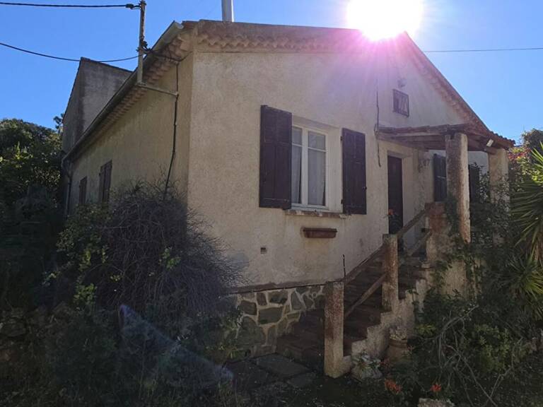 Maison 130 m2, dépendance, parking  sur 813 m² de jardin piscinable — photo 1