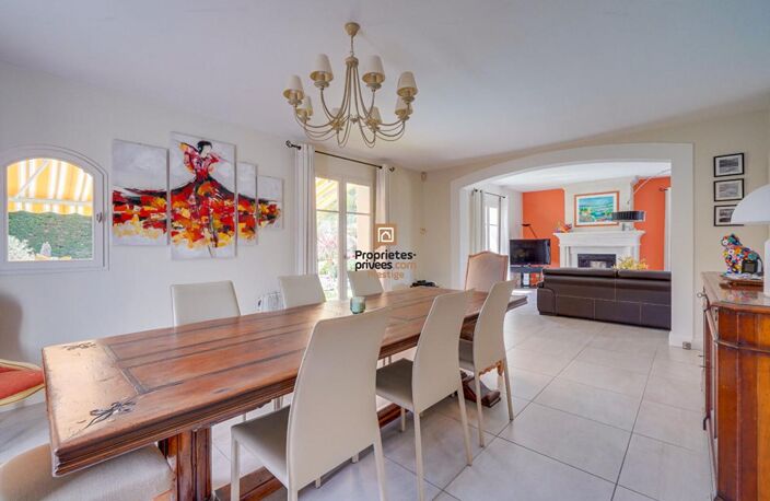 DEPT 33  Mérignac - Maison d'exception 8 pièce(s) 181 m2 avec jardin paysagé et piscine au sel chauffée — photo 3