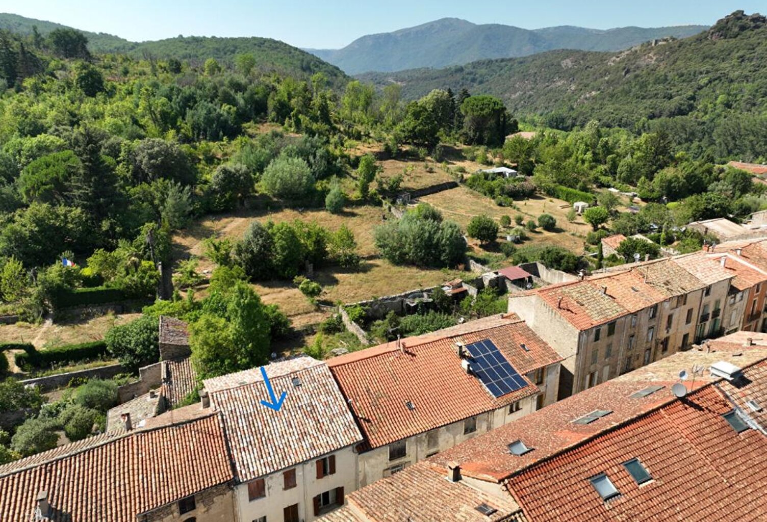 RARE - Demeure de caractère de 300 m² à rénover sur 5 385 m² de terrain — photo 1