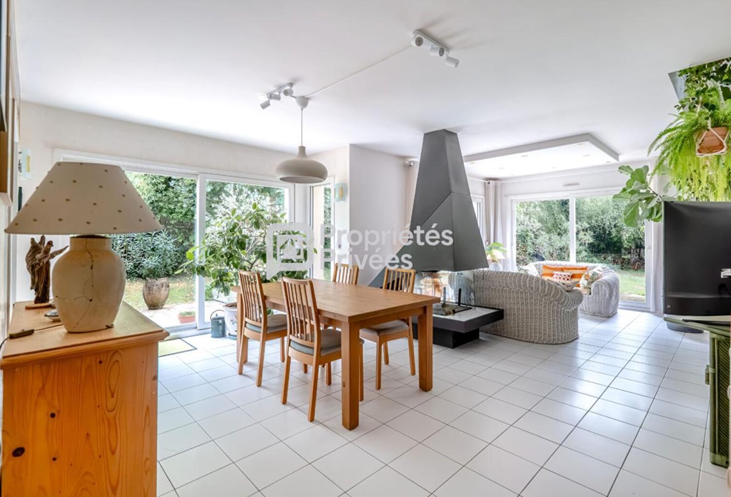 COUP DE COEUR à Bièvres - Une belle maison familiale de 175 m², 8 pièces, dans un cadre paisible — photo 1