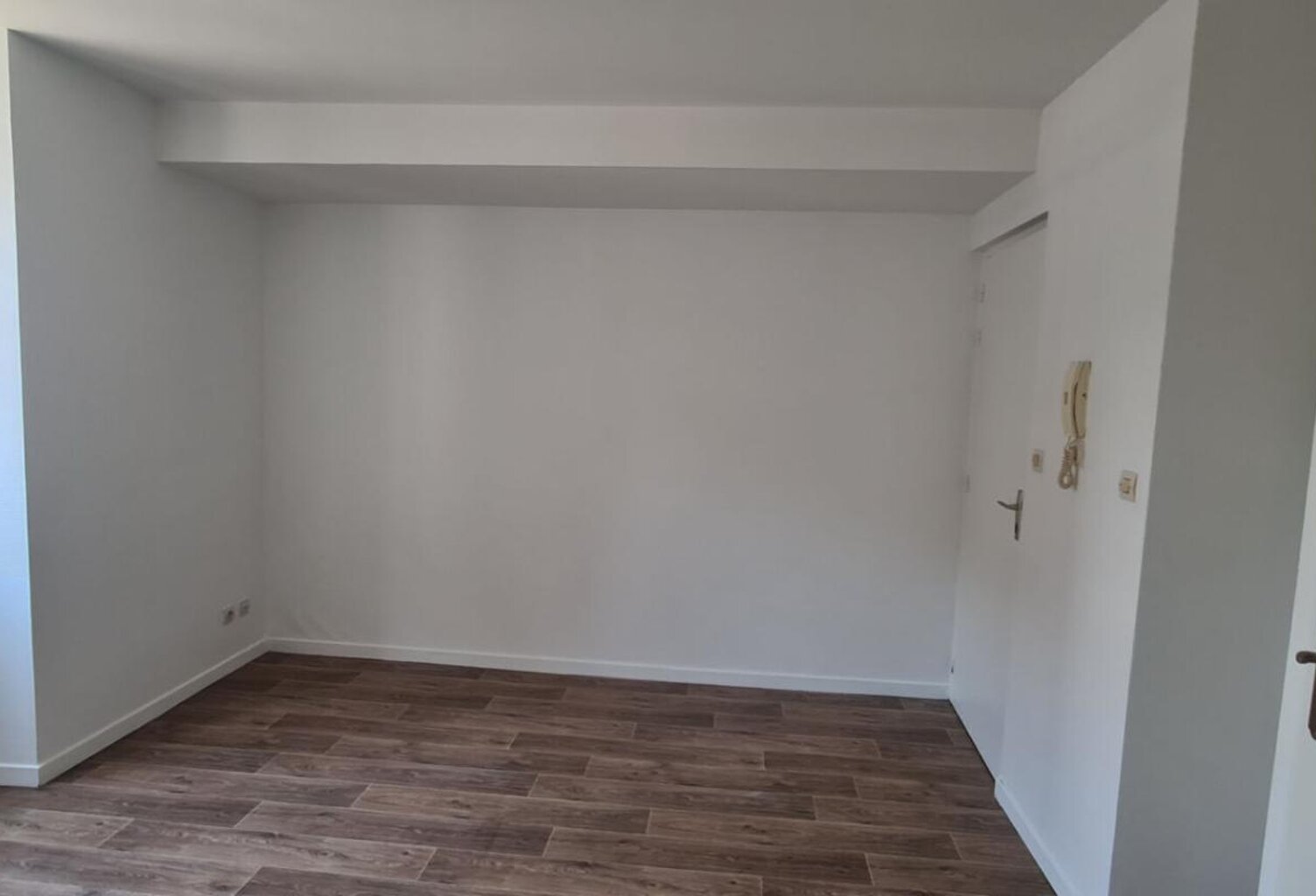 Appartement Nantes 1 P . 16.11 M² . Salle d'eau avec toilettes — photo 1