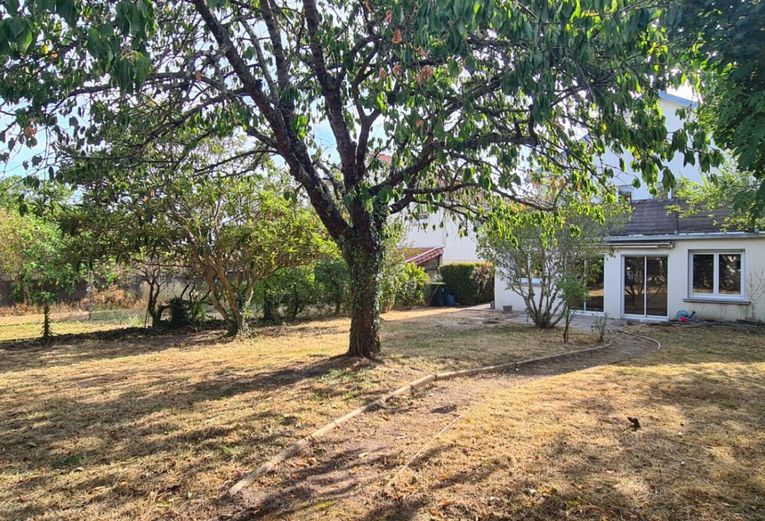 Maison Gorges Centre 8 P . 4 Chs . 174.34 M² . T 575 M² . Garage . Cave . Balcon — photo 1
