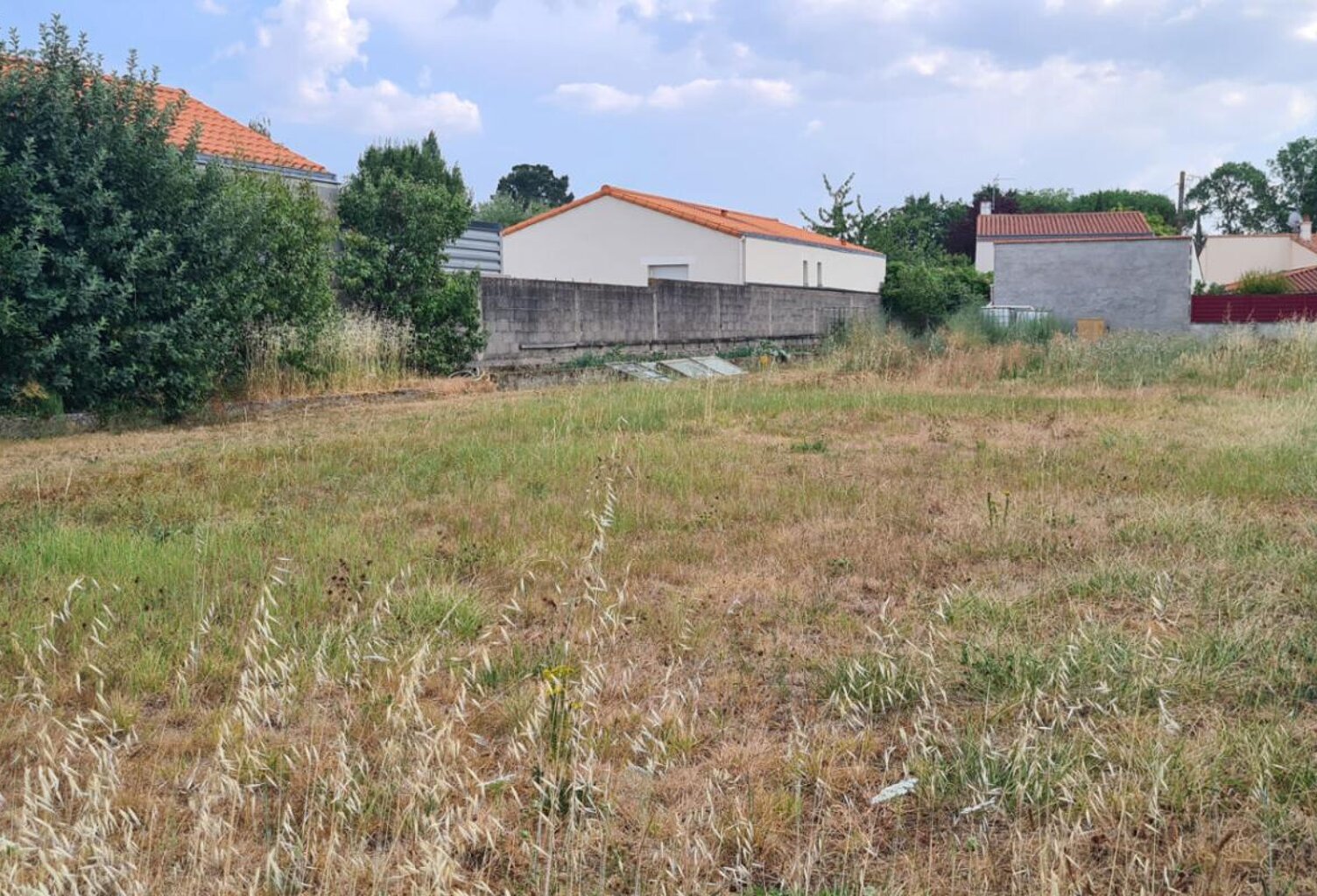 Terrain constructible La Chapelle Heulin 621 M² avec abri de jardin (17 M²) et préau (14 M²) — photo 1