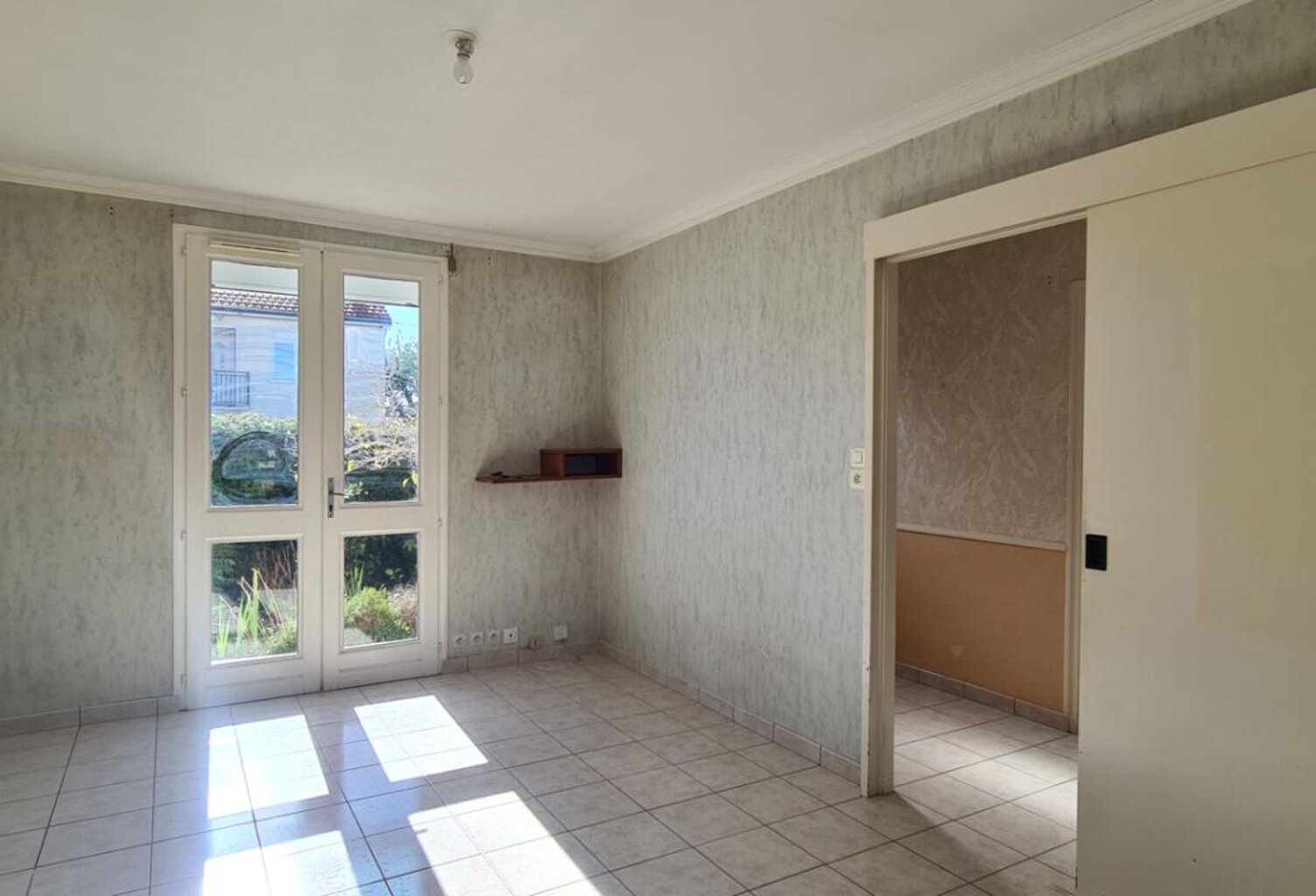 Maison Clisson 5 P . 3 Chs . Bureau . 81.29 M² . T 377 M² . Terrasse . Garage — photo 1