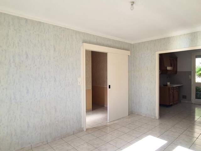 Maison Clisson 5 P . 3 Chs . Bureau . 81.29 M² . T 377 M² . Terrasse . Garage — photo du bien