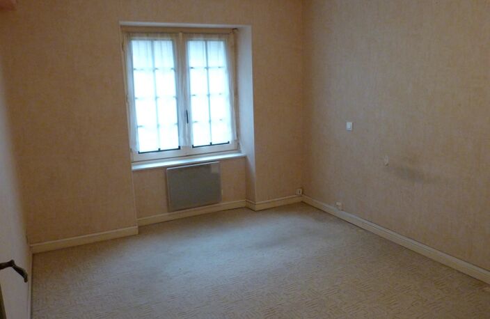 GENOUILLY 18 : 2 Maisons - T.4 - T.5 - 90 m² environ — photo 5