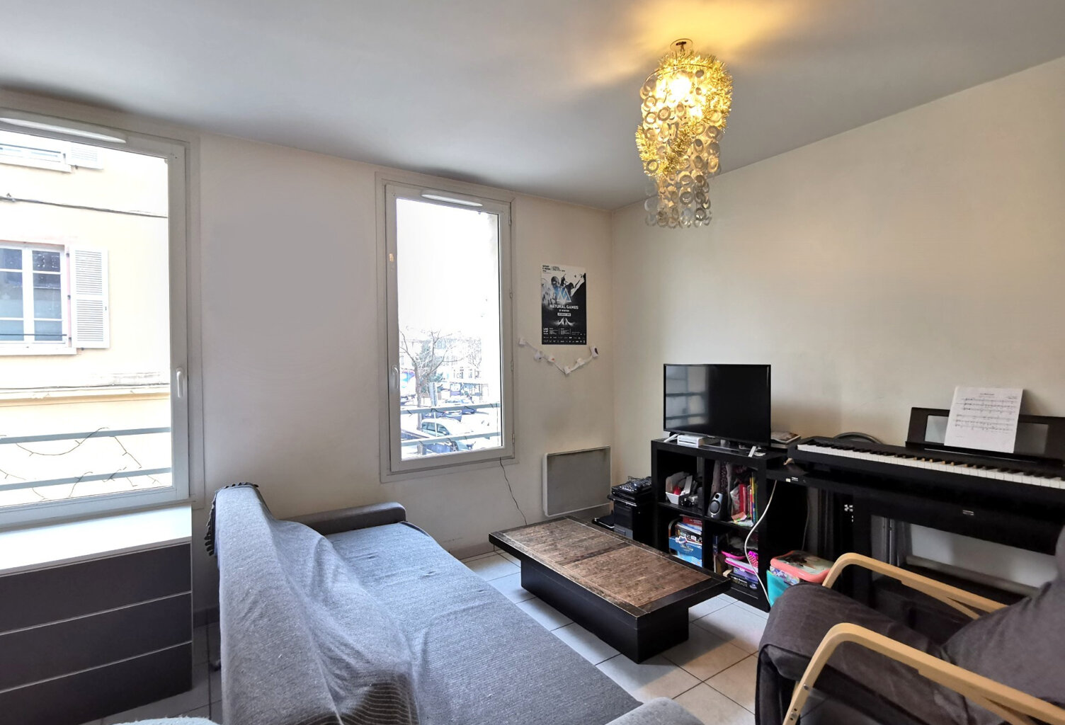 Studio de 21.3 m2 en plein centre de BRIGNAIS — photo 1