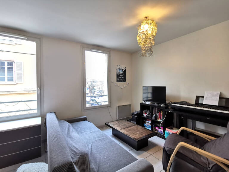 Studio de 21.3 m2 en plein centre de BRIGNAIS — photo 1