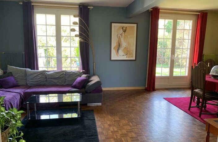 DANS RESIDENCE PAVILLONNAIRE DE STANDING !!! VUE EXCEPTIONNELLE SUR LE LAC !!!! — photo 4