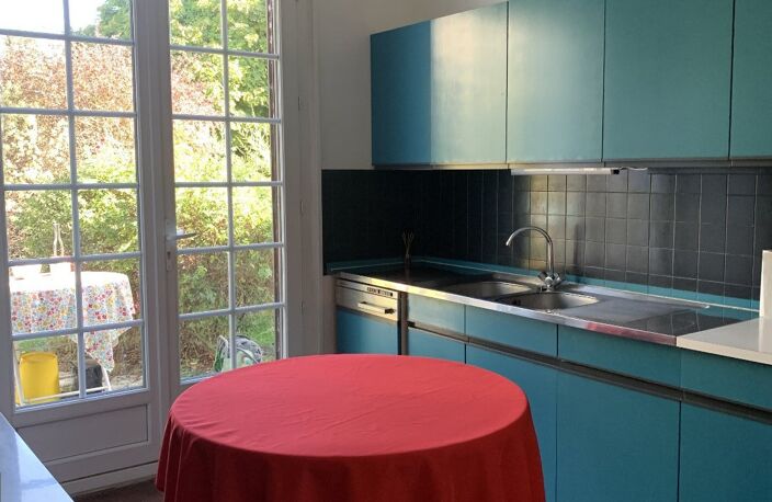 DANS RESIDENCE PAVILLONNAIRE DE STANDING !!! VUE EXCEPTIONNELLE SUR LE LAC !!!! — photo 5