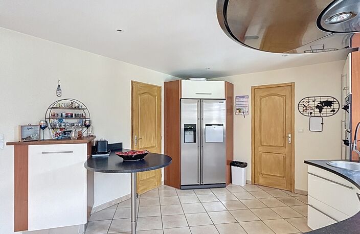 Vente Maison/villa 7 pièces — photo 3