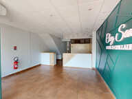 IMMEUBLE DE RAPPORT  MIXTE - 124m2  LOCAL + T3 - 199 000EUR — photo 2