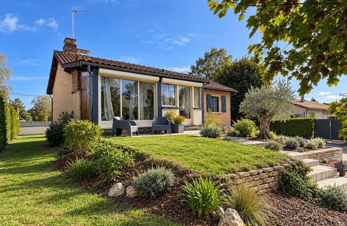 Maison familiale avec sous-sol aménagé et dépendances — photo 3