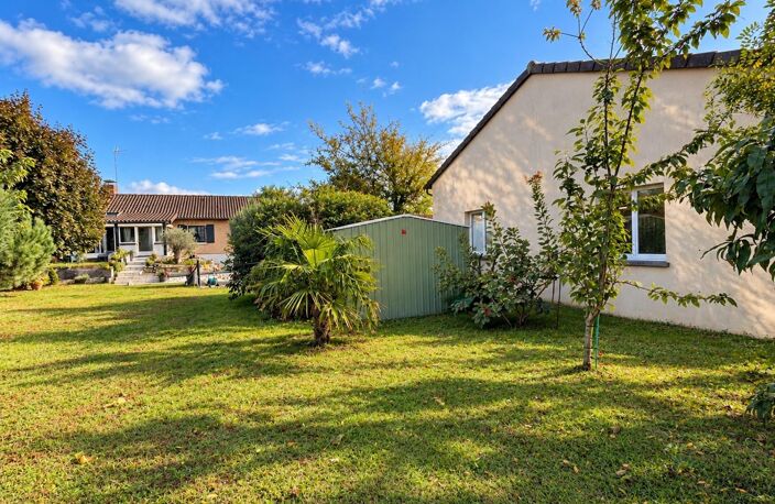 Maison familiale avec sous-sol aménagé et dépendances — photo 4