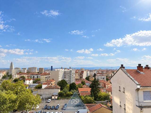 EXCLUSIVITÉ D.S.I. – VILLEURBANNE – MÉTRO CUSSET – T3 DE 73 m² ÉVOLUTIF EN T4 – DERNIER ÉTAGE AVEC ASCENSEUR – BALCON -- LOGGIA -- PARKING – CAVE — photo du bien