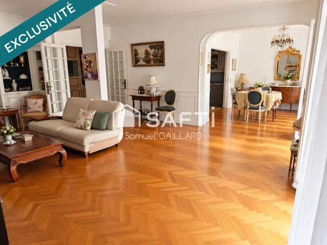 Spacieux appartement traversant proche centre — photo du bien
