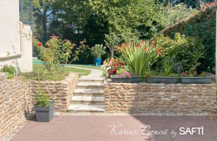 Maison familiale de 167 m² dans un environnement boisé, sur un terrain de 1 061 m² — photo 3