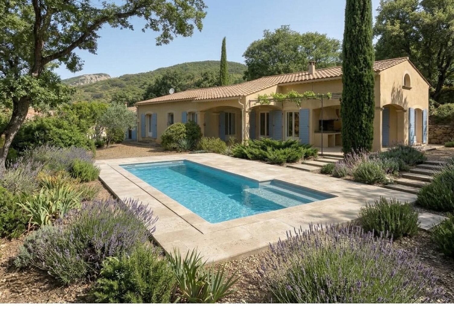 LOURMARIN  MAISON PROVENÇALE DE 117 M² ET STUDIO INDÉPENDANT DE 32 M² SUR TERRAIN DE 5 000 M² — photo 1