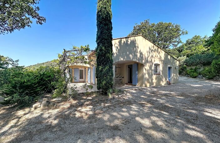 LOURMARIN  MAISON PROVENÇALE DE 117 M² ET STUDIO INDÉPENDANT DE 32 M² SUR TERRAIN DE 5 000 M² — photo 4