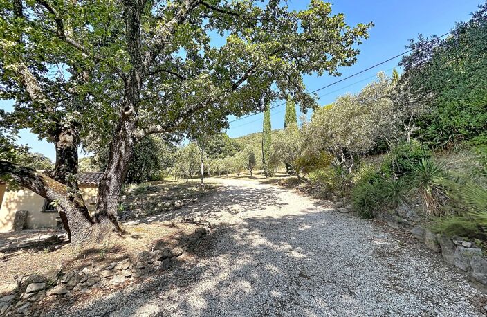 LOURMARIN  MAISON PROVENÇALE DE 117 M² ET STUDIO INDÉPENDANT DE 32 M² SUR TERRAIN DE 5 000 M² — photo 5