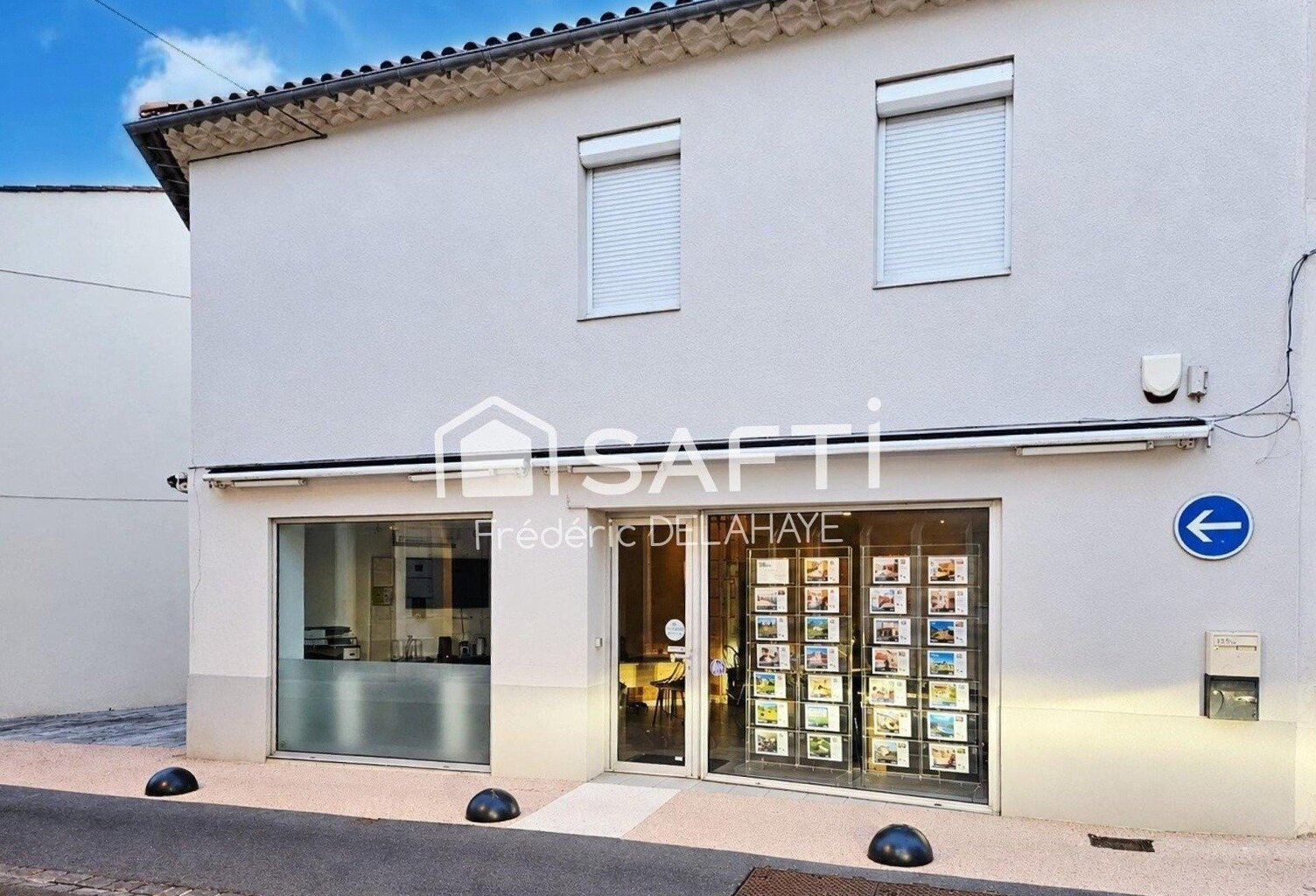 Immeuble de rapport au cœur de la rue commerçante de Lesparre-Médoc — photo 1