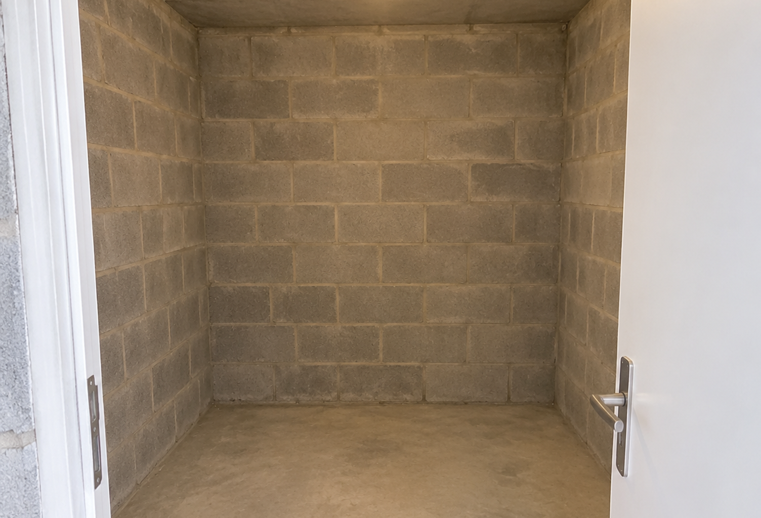 Vente Garage 6 m&sup2; — photo 1