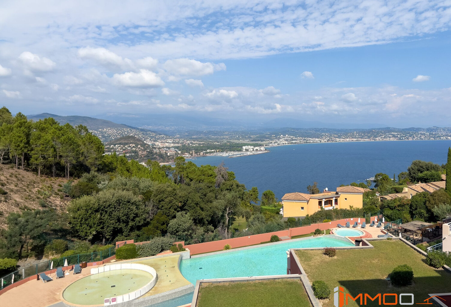 Théoule sur Mer, duplex et grande terrasse avec vue mer — photo 1