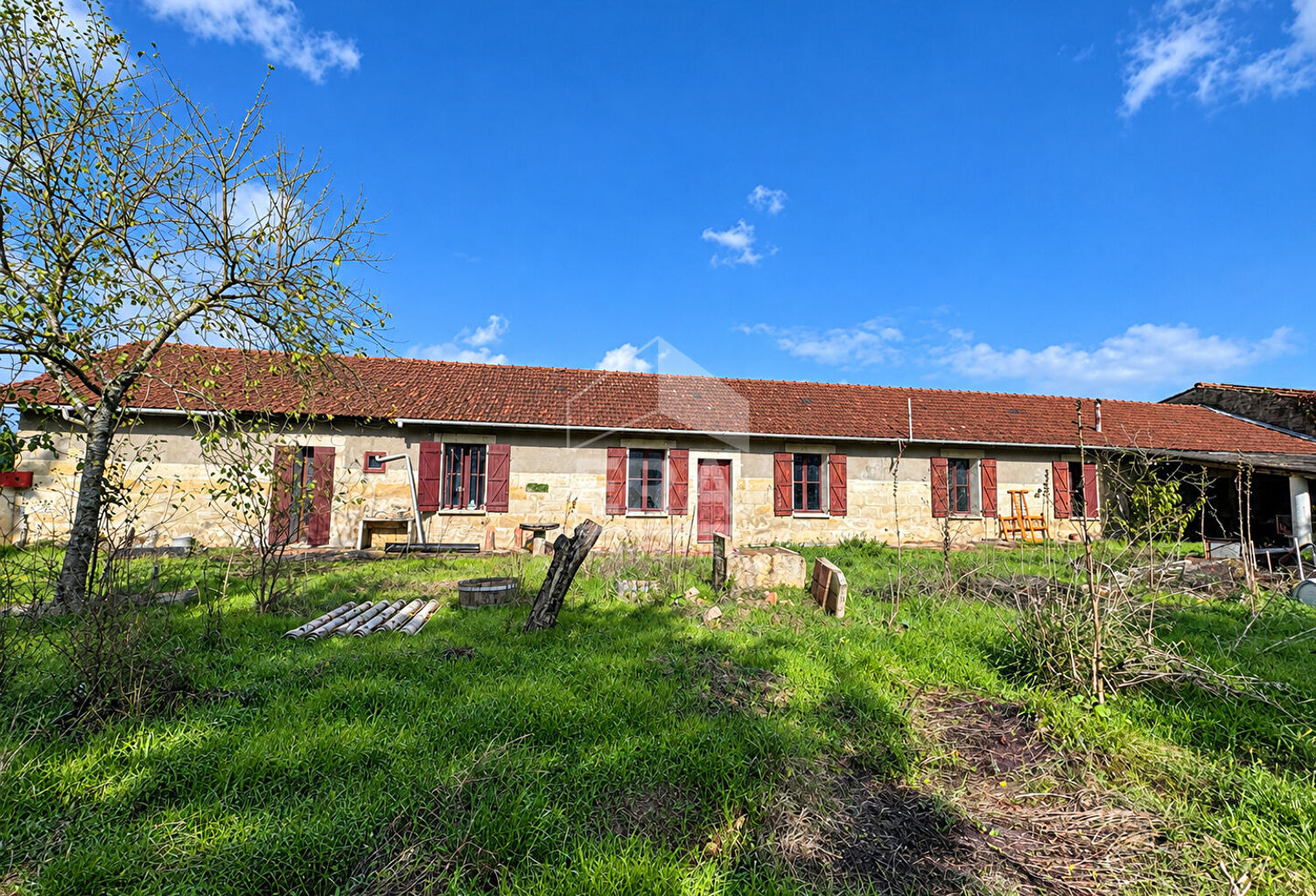 Maison à vendre à Bourg - 5 pièces, 165 m², terrain 10 434 m² — photo 1