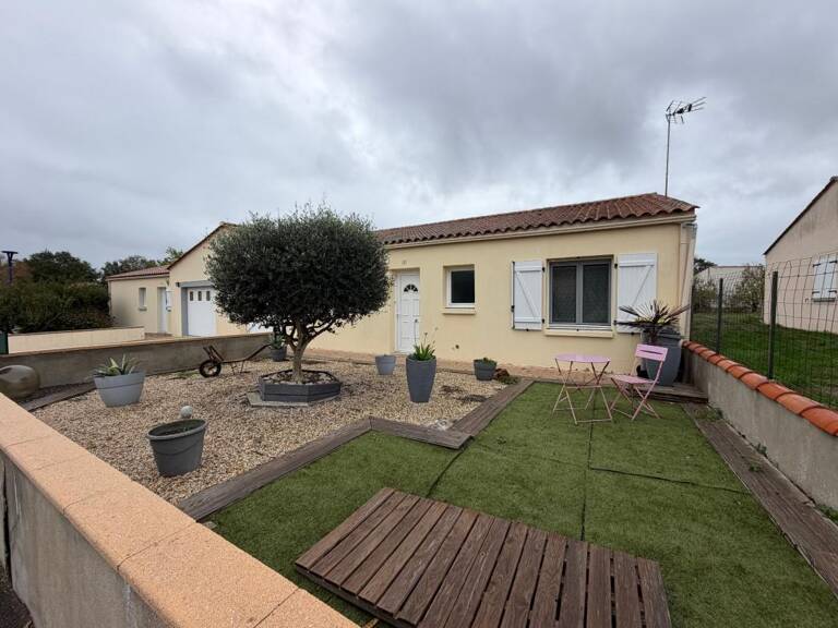 LA BOISSIERE DES LANDES (85) - AU CALME -ADORABLE VILLA PLAIN PIED 3 CHAMBRES AVEC GARAGE ET JARDIN CLOS — photo 1
