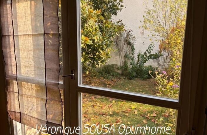 SAINT-GERMAIN-EN-LAYE – UN APPARTEMENT AU CALME, À DEUX PAS DE LA PLACE DU MARCHE — photo 2