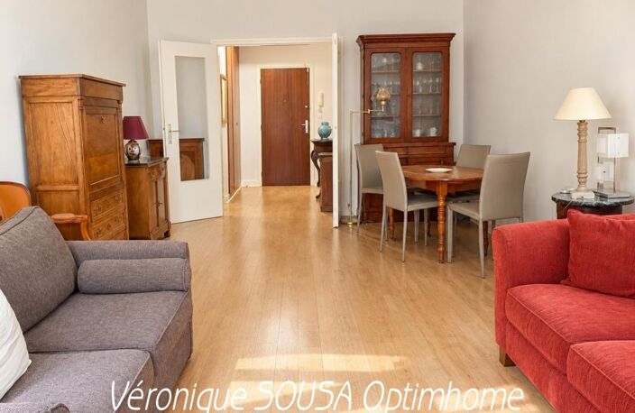 SAINT-GERMAIN-EN-LAYE – UN APPARTEMENT AU CALME, À DEUX PAS DE LA PLACE DU MARCHE — photo 3