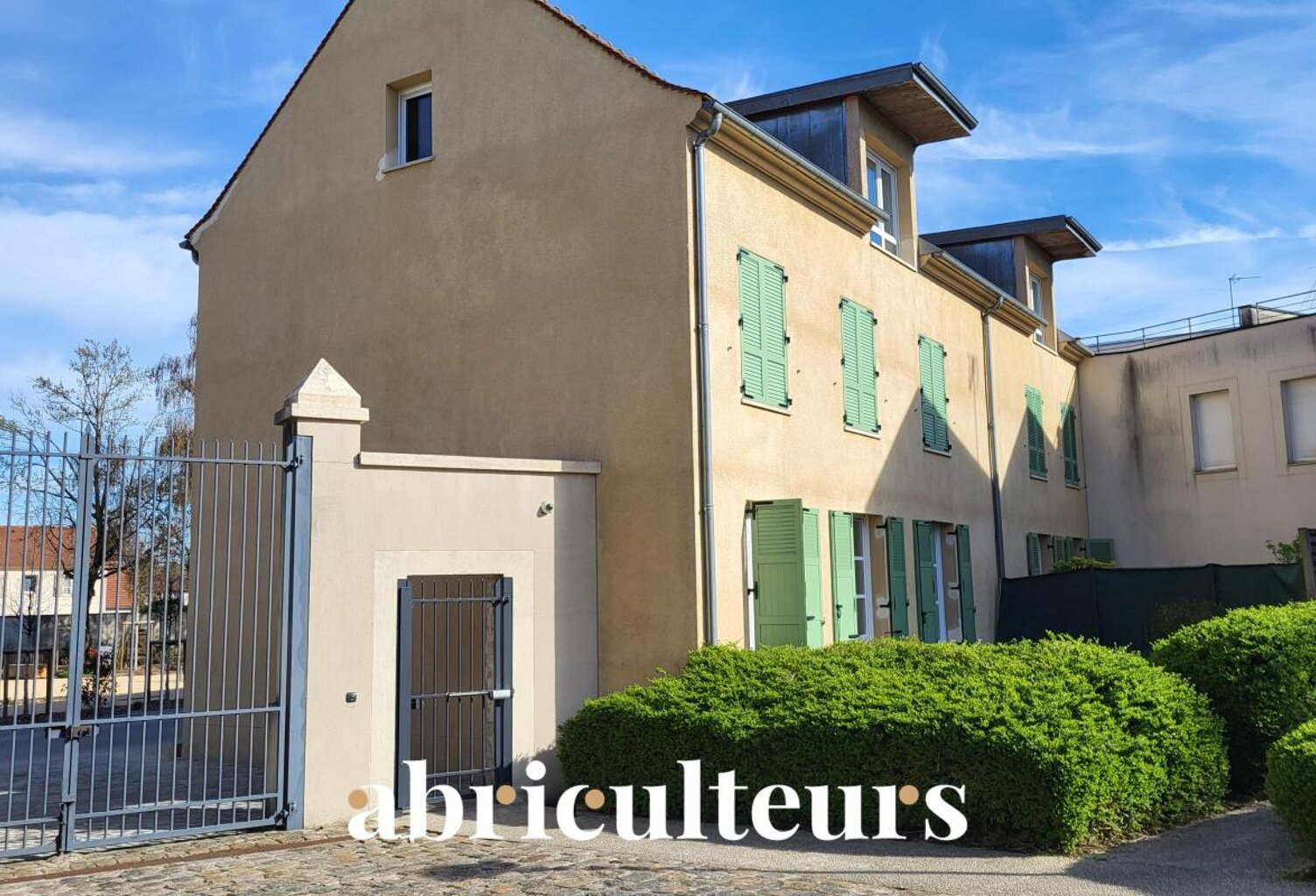 Coup de cœur à Survilliers (95470) : T3 62 m² au 1er étage très lumineux avec vue magnifique sur le Pigeonnier & le Bassin — photo 1
