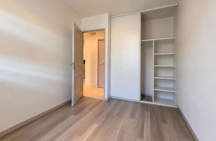À vendre – Appartement 3 pièces à Sathonay-Camp - — photo 3