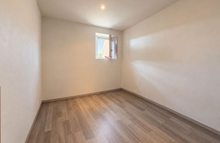 À vendre – Appartement 3 pièces à Sathonay-Camp - — photo 4
