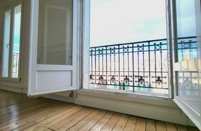 PARIS 19ᵉ | Coup de cœur | Dernier étage | 2 balcons | Entièrement rénové | Faibles charges — photo 2