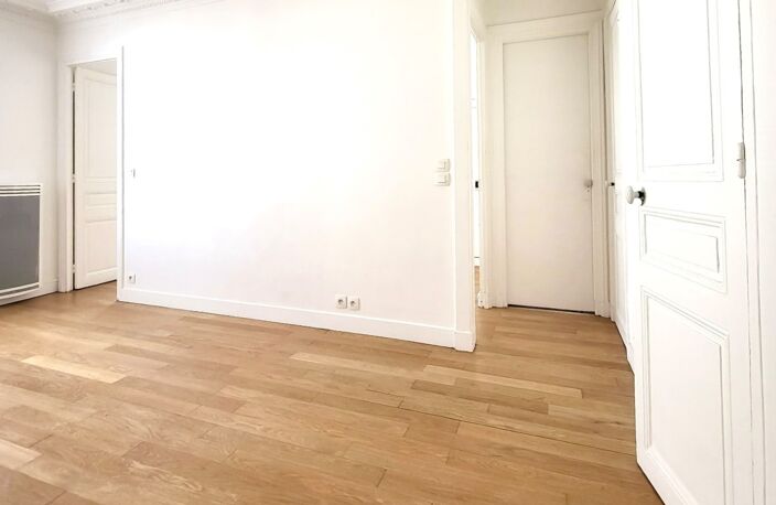PARIS 19ᵉ | Coup de cœur | 2 pièces | Entièrement rénové | Faibles charges — photo 2
