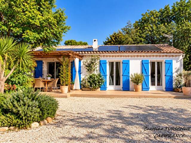 ROCBARON (83) - TRES JOLIE MAISON DE PLAIN PIED SUR 700 M² - 3 CHAMBRES - GRAND GARAGE - 2 CABANONS EN DUR — photo du bien