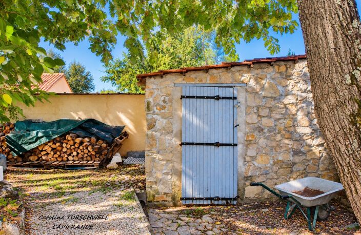 ROCBARON (83) - TRES JOLIE MAISON DE PLAIN PIED SUR 700 M² - 3 CHAMBRES - GRAND GARAGE - 2 CABANONS EN DUR — photo 4