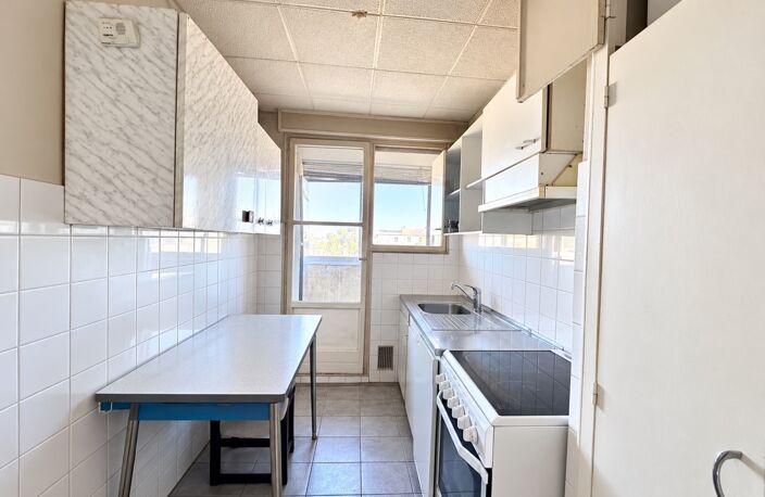 Marseille 10e – La Timone | T4 de 80m2 avec vue dégagée, balcon et Box fermé de 16 m² — photo 3