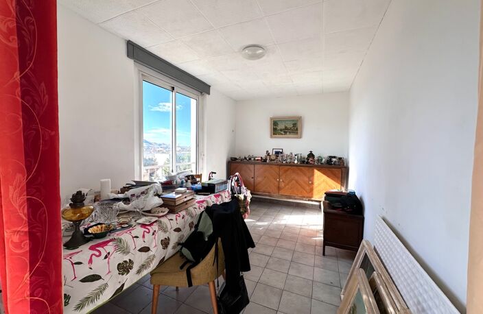 Marseille 10e – La Timone | T4 de 80m2 avec vue dégagée, balcon et Box fermé de 16 m² — photo 4