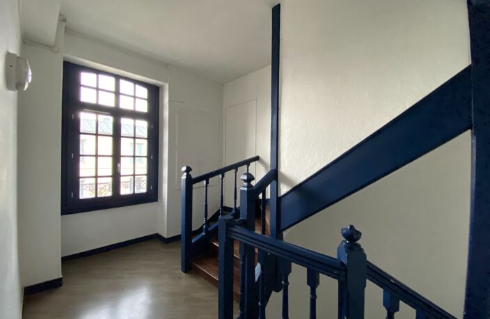 Studio lumineux à deux pas de la gare, idéal étudiant ou jeune actif - CHANTILLY (60) — photo 2