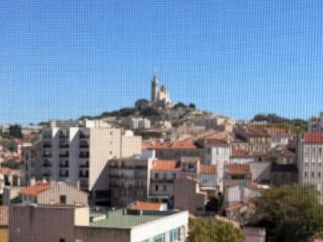 Marseille 7e - Appartement/Maison sur le toit  70 m² rénové, tropézienne vue mer et Notre-Dame — photo du bien