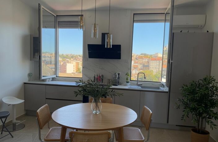 Marseille 7e - Appartement/Maison sur le toit  70 m² rénové, tropézienne vue mer et Notre-Dame — photo 4
