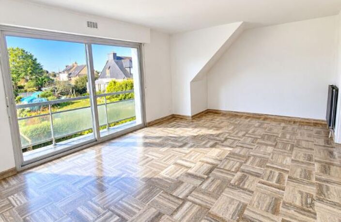 APPARTEMENT T4 DE 82 M² - 3 CHAMBRES - BALCON - GARAGE 30 M² - CAVE 17 M² - PROCHE PLAGE DE LOMENER — photo 2