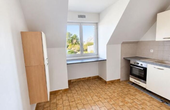APPARTEMENT T4 DE 82 M² - 3 CHAMBRES - BALCON - GARAGE 30 M² - CAVE 17 M² - PROCHE PLAGE DE LOMENER — photo 4