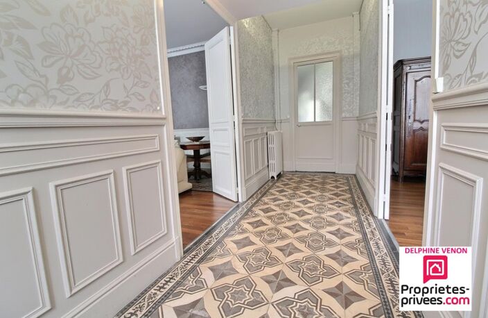 Exclusivité - Maison bourgeoise en hyper centre à Chateauneuf Sur Loire avec double garage, cave et dépendance — photo 4