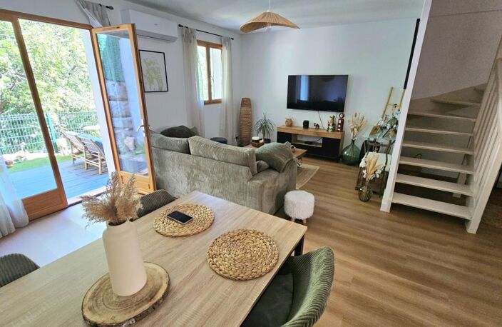 Maison mitoyenne totalement rénovée avec jardinet — photo 2