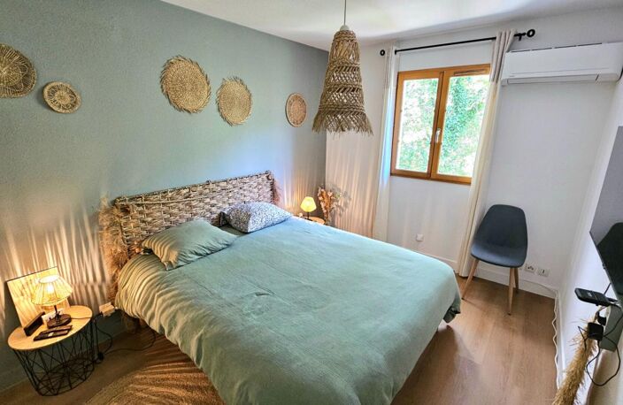 Maison mitoyenne totalement rénovée avec jardinet — photo 5